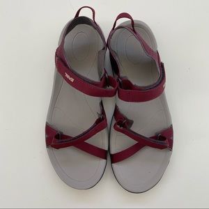 Maroon Teva’s
